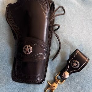Black Leather Holster & Key Clip with Star Concho